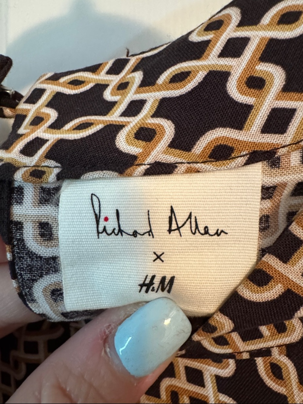 NWOT H&M Black and Cream Geometric Mini Dress (1) - Picture 2 of 8
